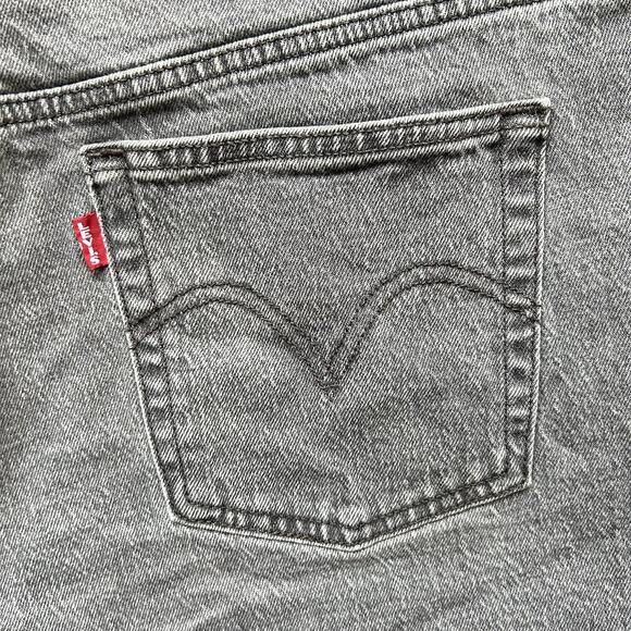 Levis Premium 501 Shorts Womens 34 High Rise Cut-Off Button Fly Beach Denim - Picture 6 of 9